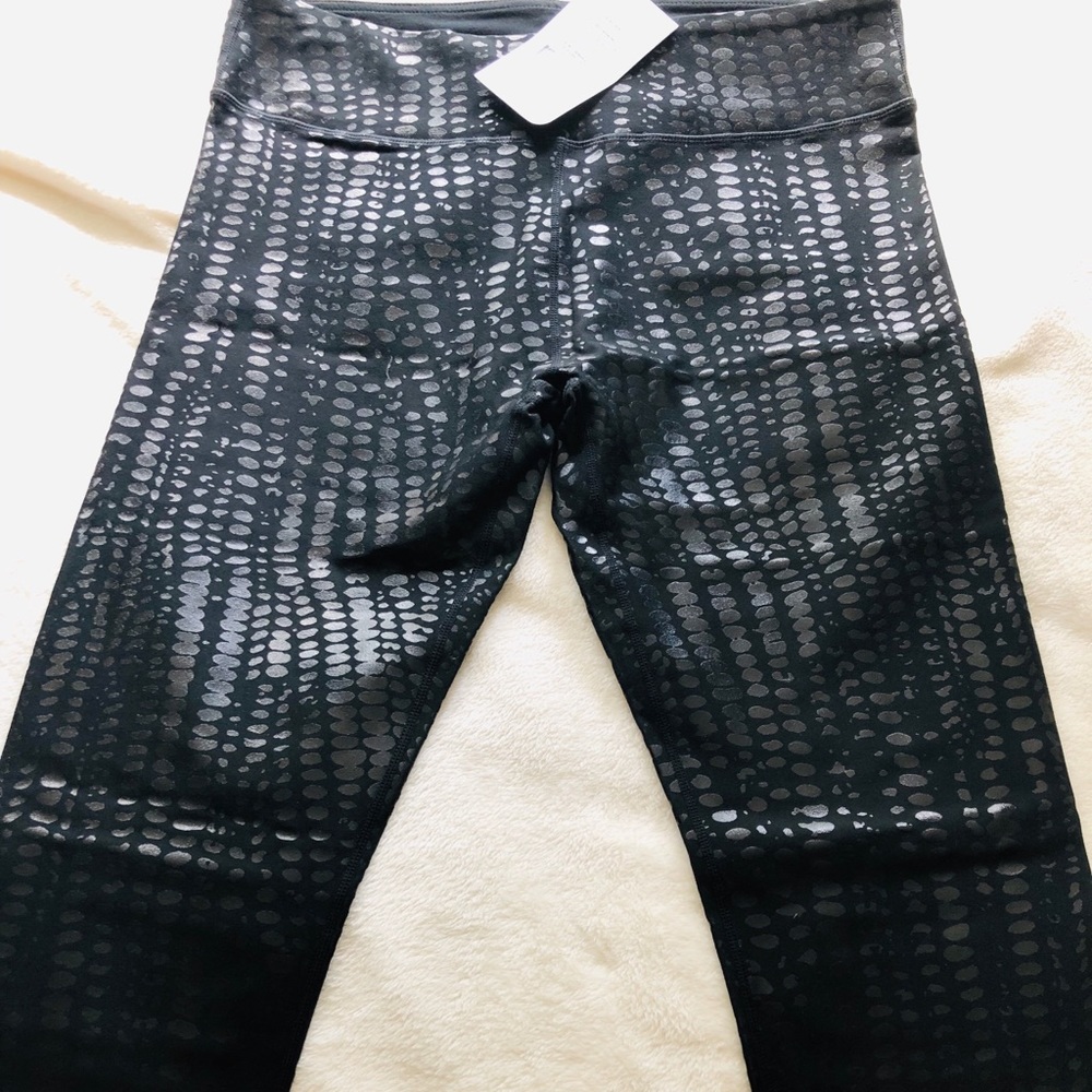 NWT Fabletics Workout Leggings sz Extra Large